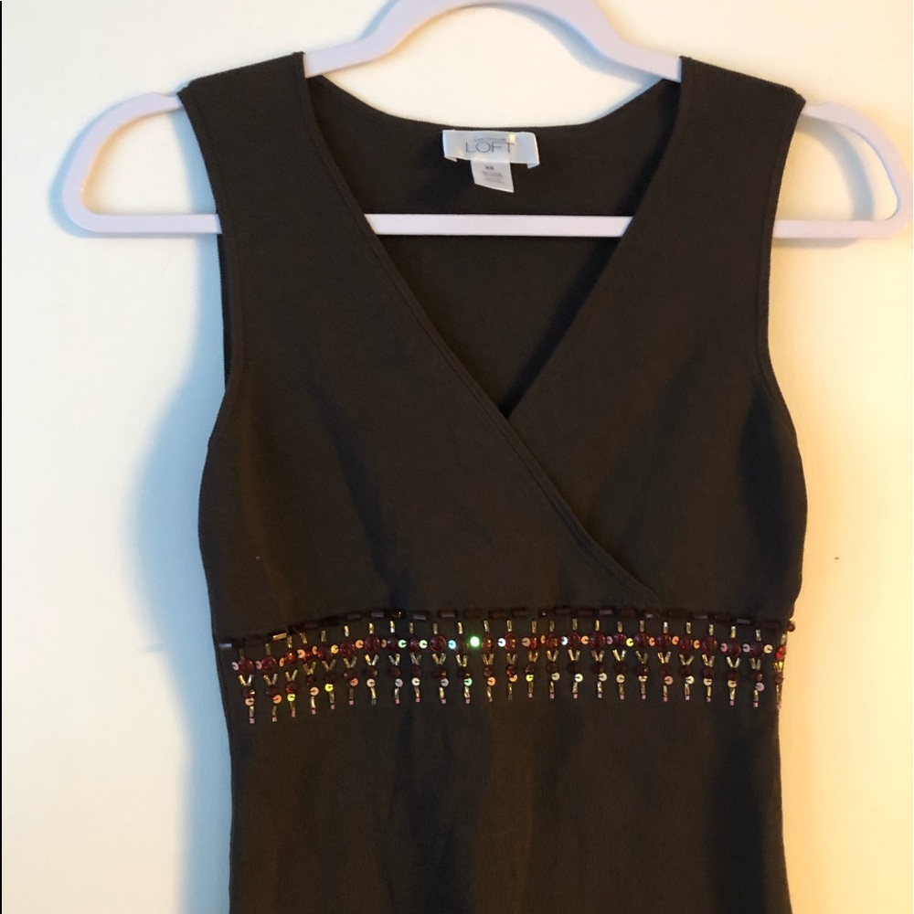 Sleeveless V neck XS red and gold embellishments